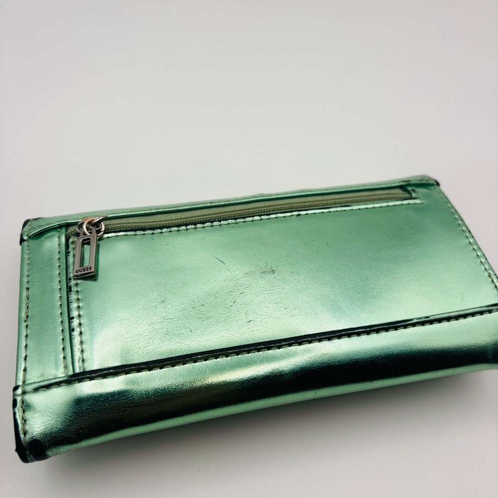 GUESS Metallic Green Wallet–As Is-stored, not heavily used”+guess card in place - Picture 7 of 9